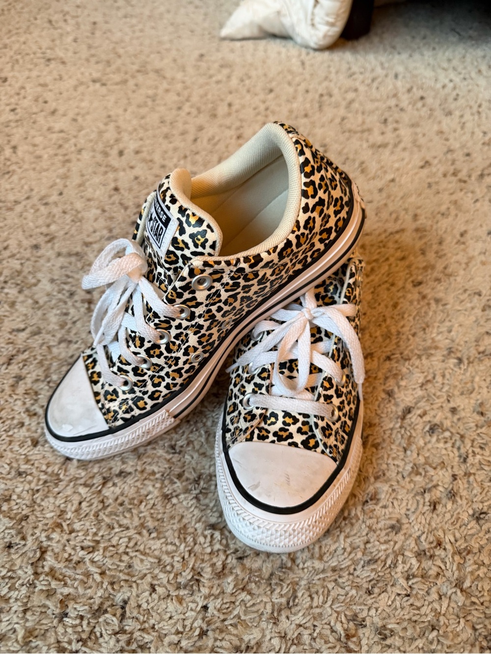 Size 8 Converse All-Stars Low-Top Leopard Print Sneakers - White and Yellow